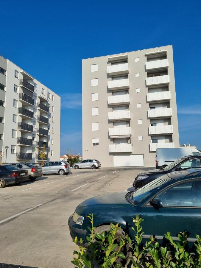 Apartment "50 Shades" With Balcony And Free Parking In The Garage Zadar Zewnętrze zdjęcie